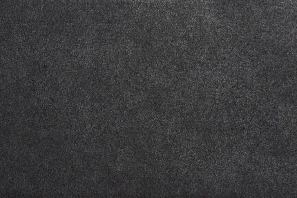 Mistiškoji naujoji juoda